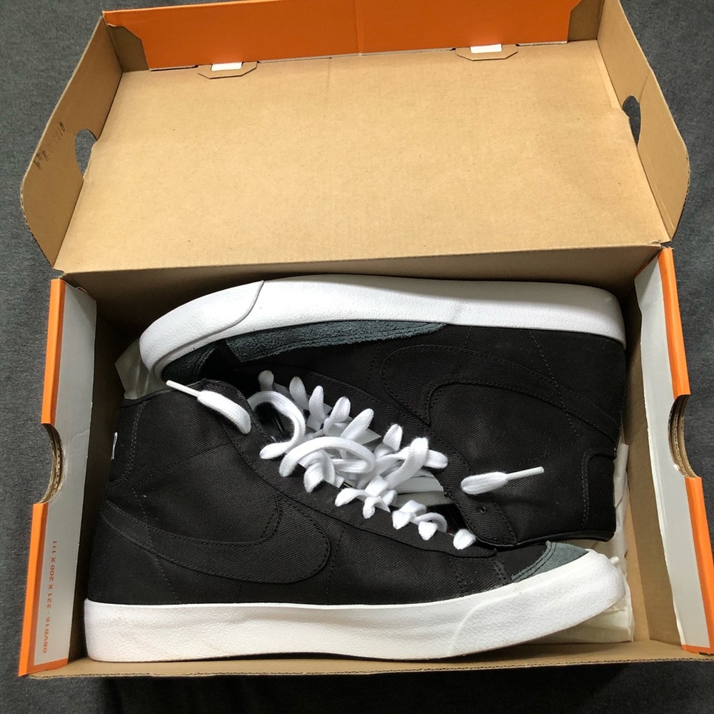 Nike Mid 77 Blazer Shoes